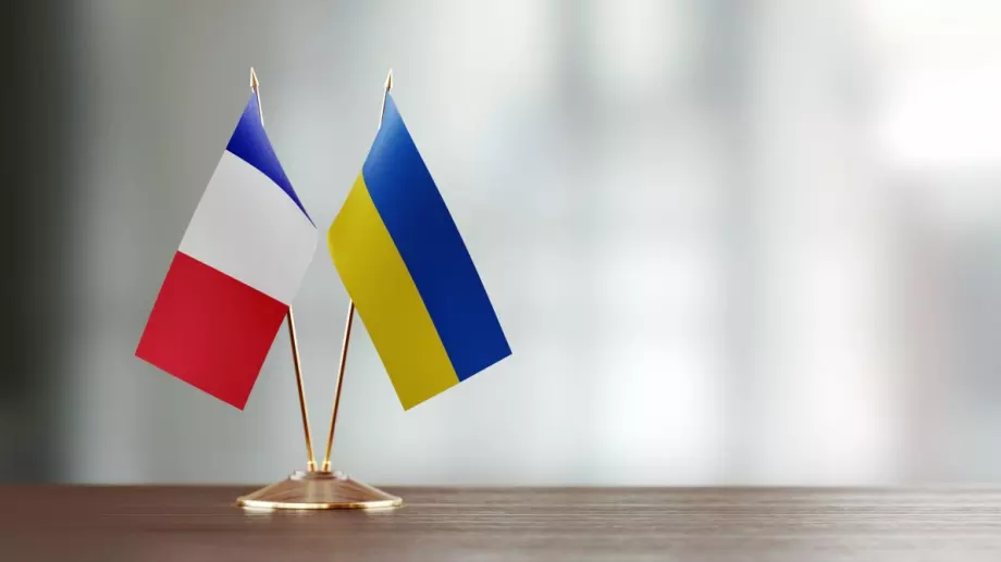 Макрон изпраща помощ на Украйна след унищожаването на Каховската ВЕЦ