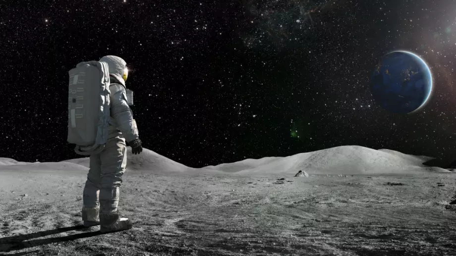 Висша мода на Луната: Prada ще прави дизайна на новите скафандри на NASA