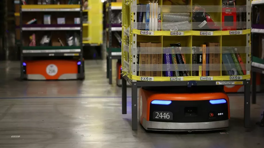Amazon тества хуманоидни роботи, за да "облекчи" служителите 